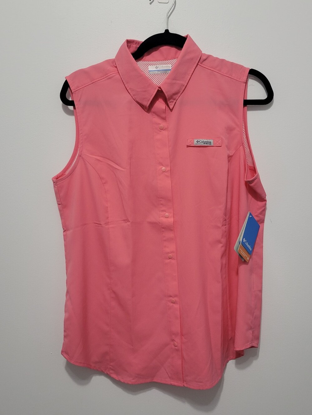 Columbia Sleeveless Button-Front Button Up Shirt in Coral Pink